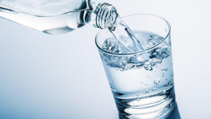 Cần bổ sung 2 – 3 lít nước mỗi ngày