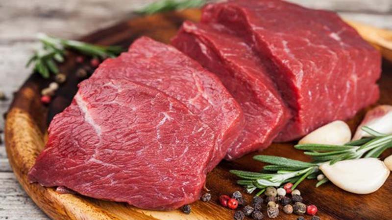 Thịt đỏ như thịt bò, lợn, cừu, bê, dê cũng rất tốt cho mắt